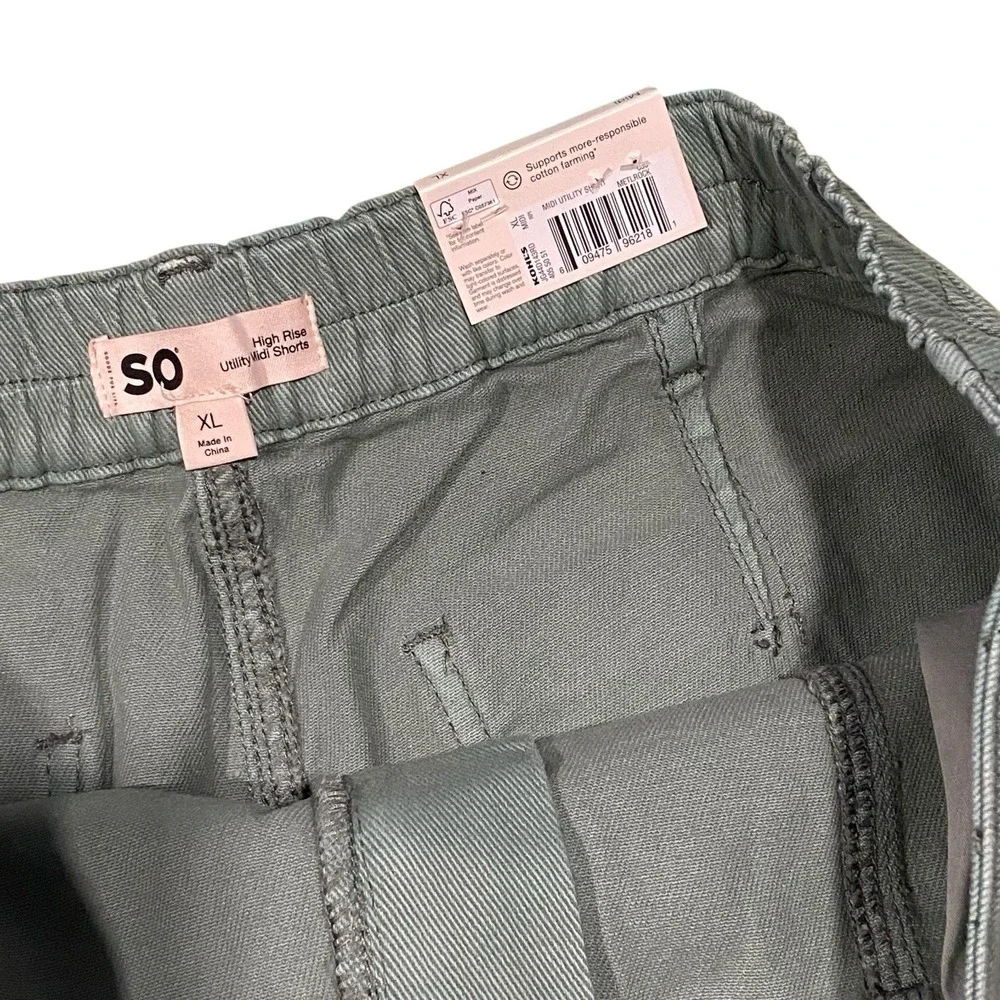 Juniors' SO High Rise  Utility Midi Fray Hem  Jean Shorts size XL Green